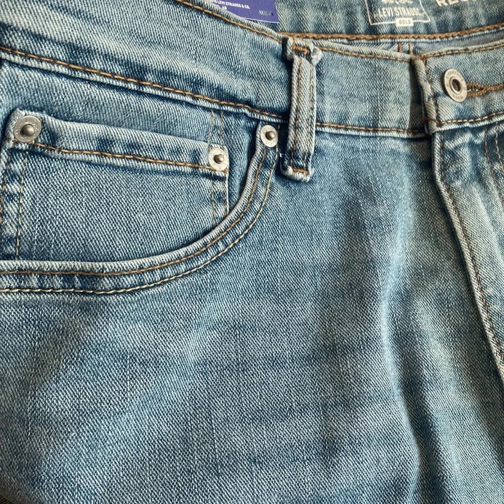 (B51) Signature Levi’s Strauss Regular Fit Flex Performance Jeans, Sz 33/30, NWT